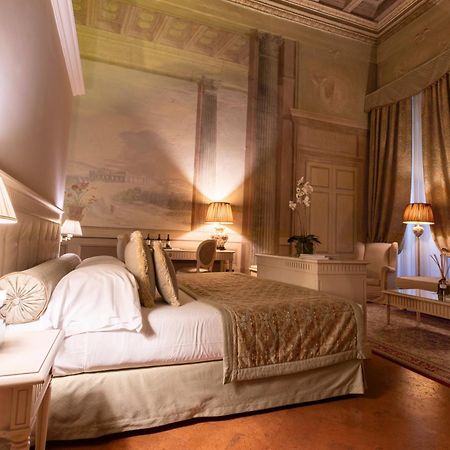 Palazzo Guicciardini Hotel Florence Exterior photo