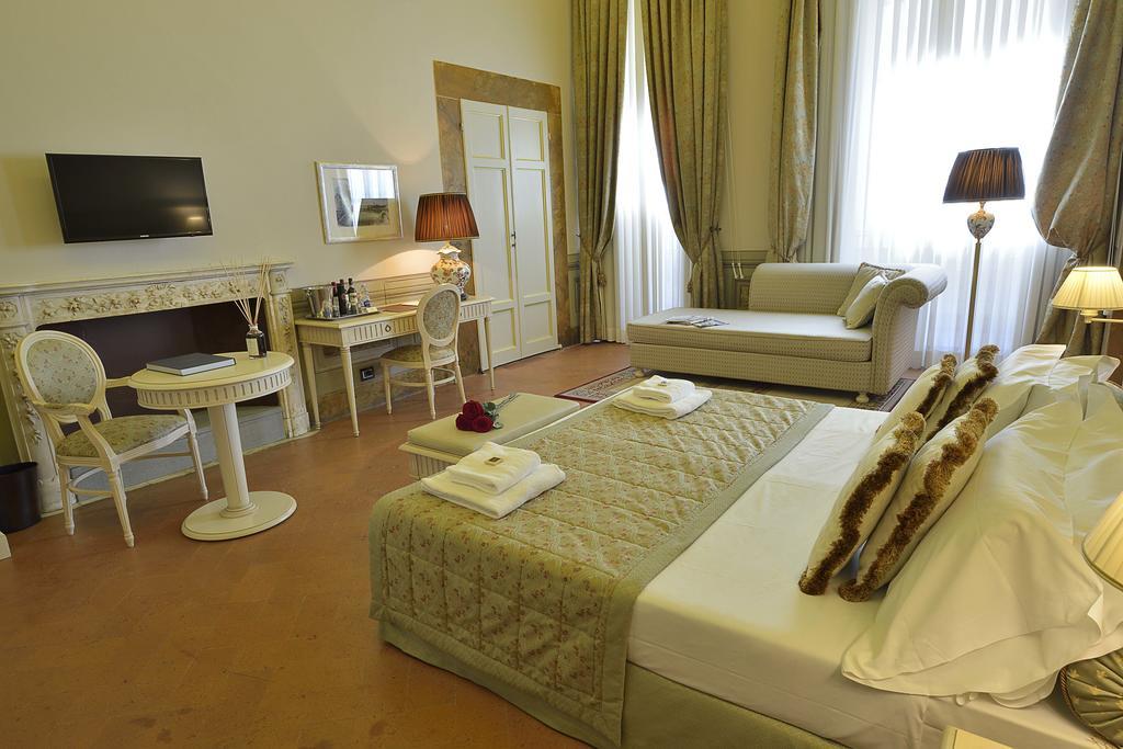 Palazzo Guicciardini Hotel Florence Exterior photo