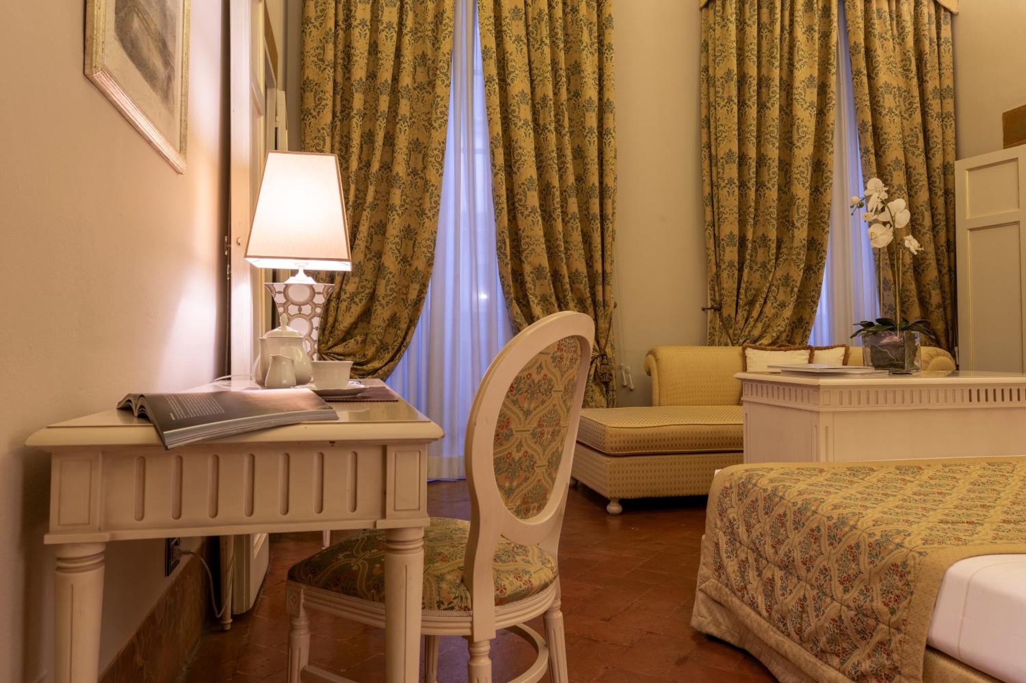 Palazzo Guicciardini Hotel Florence Exterior photo
