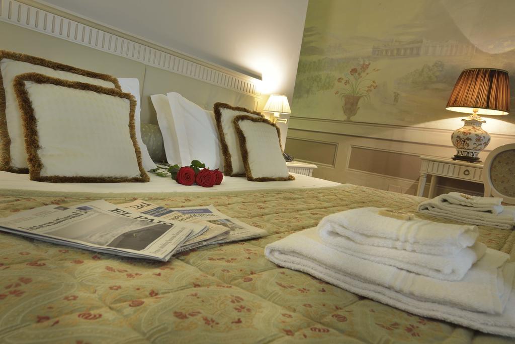 Palazzo Guicciardini Hotel Florence Room photo
