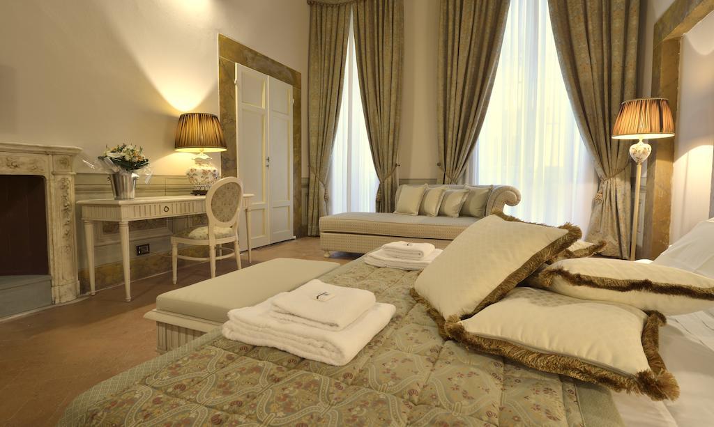 Palazzo Guicciardini Hotel Florence Room photo